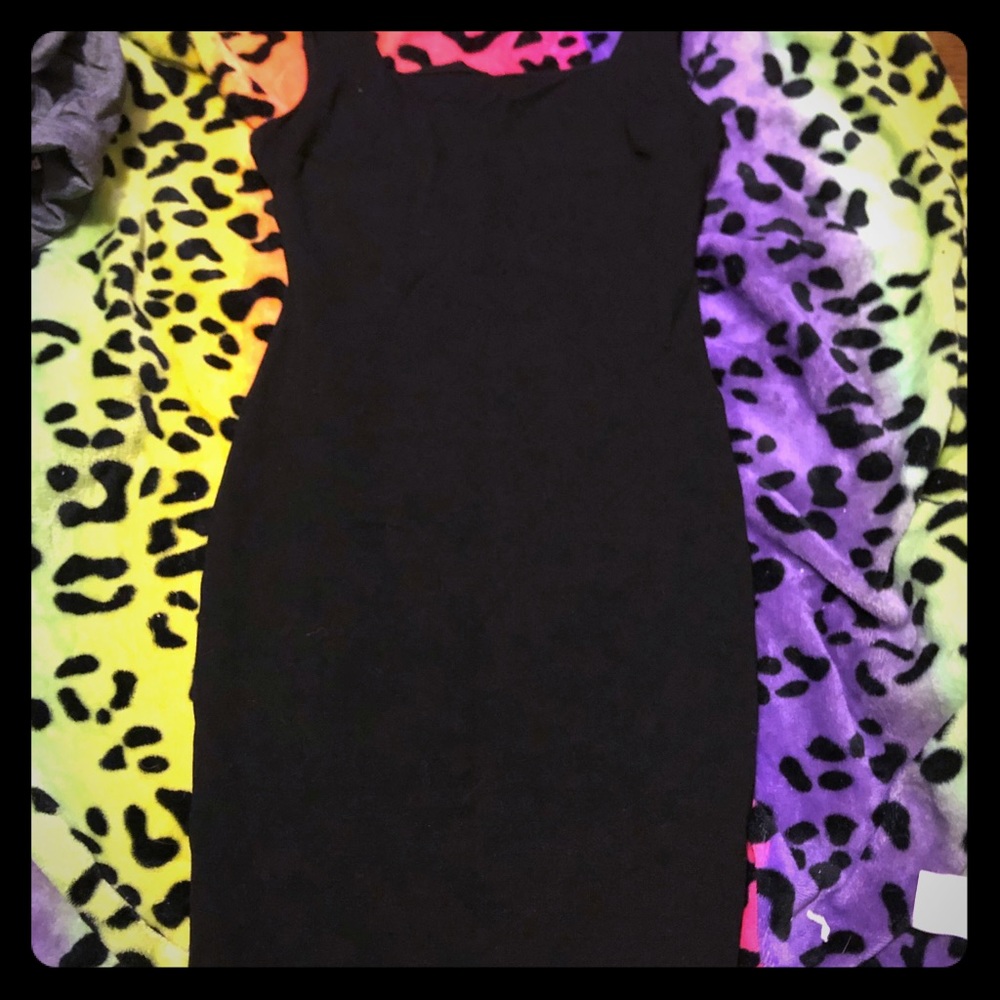 Black bodycon dress